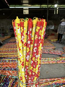 EcoHandle-Durable PVC-Coated <b>Wooden</b> <b>Broom</b> <b>Handle</b> Eco-Friendly Option for <b>Brooms</b> Mops Cleaning Tools - Product Image 4