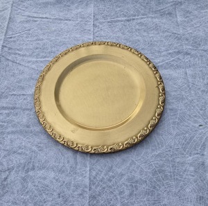 Assiette de présentation élégante en or rose pour décor de table de mariage et repas raffiné, parfaite pour les fêtes, les événements et les occasions festives - Product Image 4