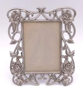 Handmade artistic metal <b>photo</b> <b>frame</b> ideal for luxury home styling and elegant tabletop <b>photo</b> presentation - Product Image 1