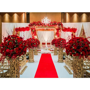 Mandap de Fibra Dorada para Bodas Hindúes, Nueva York, Última Tendencia, Pilares de Pasillo de Fibra Dorada Tallada, Decoración para Bodas en Nueva York - Product Image 1