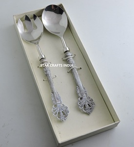 Cuillères multifonctionnelles Fourchette à salade Cuillère à nouilles Cuillères à dessert Ensemble de serveurs à salade en acier inoxydable - Product Image 1