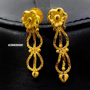 Latest Stylish Design Women's Flower Classic Charm Necklace Set with Box <b>Chain</b> 16inches Length Gold Plated - Product Image 2