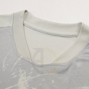 Conjuntos de gran tamaño de uniformes de fútbol personalizados de alta calidad en material duradero - Product Image 3
