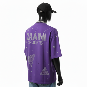 T-shirt ample pour homme, tissu en coton de luxe 240 GSM, couleur violette, logo en transfert thermique cristallin, coupe décontractée, chemises pour hommes - Product Image 5