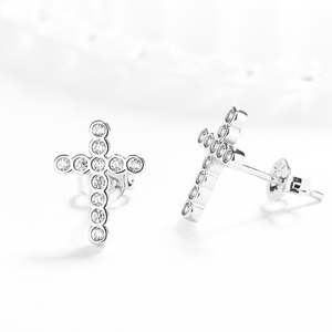 Orecchini a Croce in Argento Sterling con Cristalli, Elegante Gioielleria in Cristallo - Product Image 1