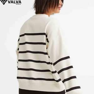 Sweat-shirt sur mesure Sweat-shirt décontracté de style dernier cri pour femmes Hoodies de teinture unie personnalisés selon votre marque. - Product Image 3