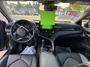 Voiture d'occasion de qualité abordable, Toyota Camry SE 2023, conduite à gauche - Product Image 2