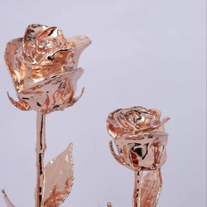 กุหลาบสีทองที่เก็บรักษาไว้อย่างสง่างาม-ตกแต่งงานแต่งงานและบ้าน-มีบรรจุภัณฑ์ให้เลือก - Product Image 1