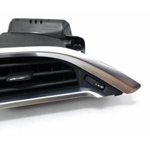 GRILLE DE VENTILATION GAUCHE DU TABLEAU DE BORD PEUGEOT 2008 1ère Série 9633131777 (13>) - Product Image 2