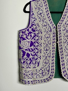 Chaleco afgano para hombre Royal Jamawar con diseño elegante Ropa formal tradicional para bodas, eventos y celebraciones - Product Image 3