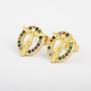 QIKU Vente en gros Boucles d'oreilles à clous en cuivre de qualité, design original chrétien religieux de Jésus, pour le marché européen - Product Image 4