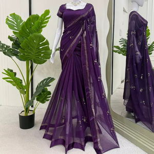 Ensemble de Blouse Réversible Ethnique Indien/Pakistanais pour Femme Adulte, en Fausse Fourrure Traditionnelle, avec Broderie de Fil et Paillettes, Idéal pour les Fêtes Hivernales - Product Image 1