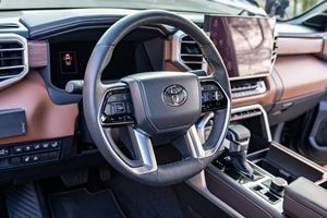 Toyota Tundra 1794 Edition CrewMax 4x4 Plus 2023 Impecable, Sin Accidentes, Volante a la Izquierda/Derecha - Product Image 4