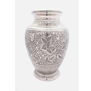 Gravure en laiton nickelé Design moderne, urne de crémation, cendres funérailles, meilleure vente, cendres humaines, urne fabriquée à la main - Product Image 3