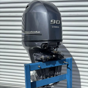 Moteur hors-bord industriel d'occasion 2015 F90TLRB 90 CV 4 temps EFI avec garantie de 3 ans - Product Image 1