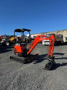 Miniexcavadora Kubota U17-3 con Sistema Hidráulico y Motor Diésel |   Miniexcavadora Kubota U17-3 con cucharón para excavación - Product Image 4