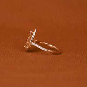 Glamorous Accent Stone Yellow Pear Cut Lab Grown Diamond Anillo de compromiso Classic Pink Sterling Silver Chapado en oro IGI Certified - Product Image 3