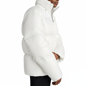 Chaqueta Acolchada con Capucha Cortavientos Personalizada OEM para Hombre, Chaqueta Acolchada Ligera de Invierno con Aislamiento de Alta Calidad - Product Image 4