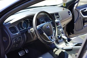 Volvo V60 Polestar 2015 d'occasion en excellent état, prêt à être expédié - Product Image 2