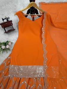 Lehenga choli orange brodé à la main élégant pour les femmes vêtements ethniques indiens traditionnels pour les mariages et les festivals - Product Image 6