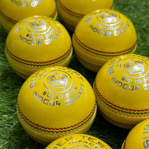 Pelota de Cricket de Cuero Duro Cosida a Mano de Alta Calidad, 90 Costuras, Color Amarillo, con Logotipo Personalizado, Mejor Precio para Pelotas de Cuero Premium - Product Image 6