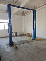 Pont élévateur hydraulique d'occasion Hanmecson 4000 kg à deux poteaux et double vérin, modèle BT240, avec plateau rotatif, 4 tonnes, à vendre