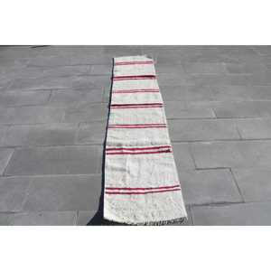 Alfombra Turca Vintage de Lana Blanca, 1.7x7.9 pies (53x241 cm) - Product Image 1