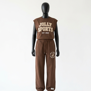 Ensemble décontracté marron pour femme : T-shirt sans manches en coton épais 200 GSM et pantalon de jogging avec logo sérigraphié - Product Image 1