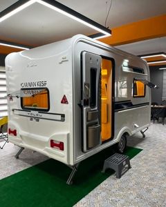 Caravana Camper 4x4 Ligera de Acero Inoxidable, Remolque de Viaje Impermeable, RV Familiar para Acampar, Vehículo Utilitario con Cocina Deslizable 8 - Product Image 1