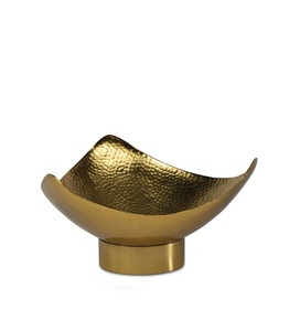 Bol de service en laiton pur magnifiquement fabriqué à la main pour la décoration de table à manger traditionnelle avec royal complexe pour la décoration intérieure - Product Image 1