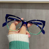 Vente en gros de montures pour lunettes pour femmes lunettes plates œil de chat anti-lumière bleue en forme de papillon dégradé grande monture de lunettes