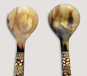 Juego de Servir Ensaladas de Cuerno Natural Hecho a Mano de Lujo con Mangos Ergonómicos Curvos Únicos, Cuchara Grande para Mezclar y Tenedor para Servir - Product Image 3