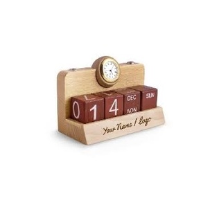 Calendario de madera de pino clásico hecho a mano Calendario de madera decorativo de Navidad Calendario hecho a mano de madera único - Product Image 5