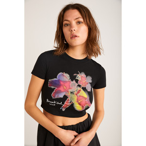 ETHIQUET JESS T-shirt court à manches courtes et col rond pour femme avec détails imprimés floraux - Product Image 1