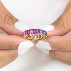 Diseño de lujo Oro sólido Arco Iris natural Multi zafiro Piedra preciosa Corte de Esmeralda clásico Anillos de eternidad vibrantes Su piedra natal a granel - Product Image 6