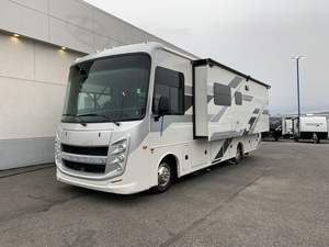 Autocaravana Eléctrica de Lujo 4x4 Todoterreno, Camper Van para 4 Personas con Refrigerador, Autocaravanas 4X4 de Lujo - Product Image 1