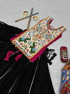 Robe Lehenga Choli en coton et Motedo confortable de la meilleure qualité avec un design coloré pour les filles et les femmes à prix export - Product Image 2