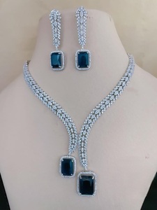 Ensemble de collier en pierre scintillante de qualité supérieure collier à la mode avec boucles d'oreilles diamant américain femmes filles pour les fiançailles de mariage - Product Image 3
