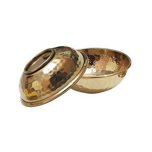Laiton martelé bol décoratif fait à la main pendaisons de crémaillères mariages ou occasions festives - Product Image 1