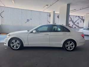 2022 C200 Avantgarde, Volante a la Izquierda, Tracción Delantera, Asientos de Cuero, Motor de Gasolina de Aspiración Natural, Color Oscuro, Sedán con ACC - Product Image 5