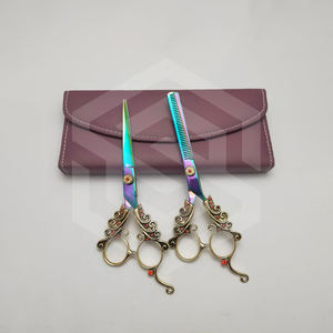 Ciseaux de coiffeur professionnels à lame en acier inoxydable avec pointe pointue à poignée Dragon pour la coiffure - Product Image 3