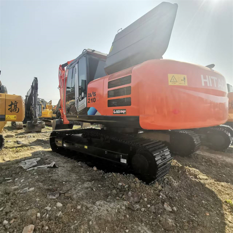 Hitachi Zaxis 210 W - Durable & Versatile Excavator