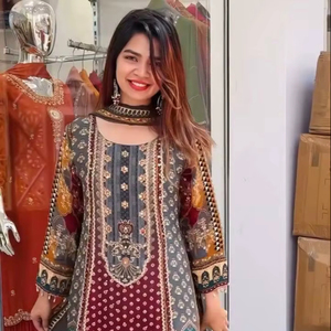 Dupatta de Georgette Pesada Natural de Verano Vintage de TOP PLAZZO VISHNU K DESIGNS con Estampado Digital y Trabajo de Espejo - Product Image 1