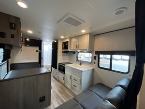 รถบ้านมือสอง Jayco Jay Flight S-l-x 260BH ปี 2024 สำหรับตั้งแคมป์ - Product Image 5