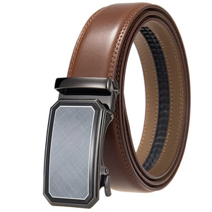 Venta al por mayor de lujo de los hombres de cuero de vaca cinturón de cuero genuino de longitud personalizada de alta calidad con aleación automática ajustable características de moda - Product Image 3
