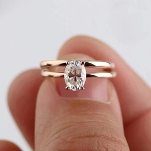 Bague solitaire à double bande en diamant de culture, design luxueux, or jaune 14 carats, taille ovale 0,61 carat, pour cadeau de mariage pour les petites amies - Product Image 1