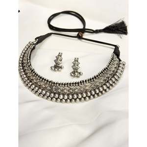 Conjunto de Joyería Fina de Plata 925, Collar Saraswati Maa Kohlapuri Peshwa con Pendientes - Product Image 1