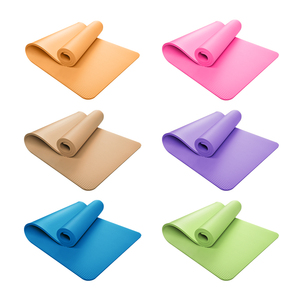 Esterilla de Yoga NBR ecológica personalizada de 10mm de espesor resistente a las manchas antideslizante impermeable suave rebote para entrenamiento en casa Universal - Product Image 6