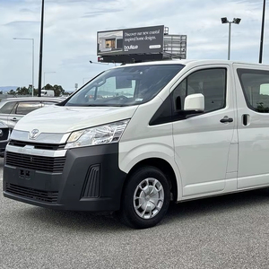 Voiture d'occasion de qualité et abordable, Toyota Hiace 2019, conduite à droite - Product Image 1