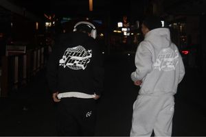 Sudadera con capucha de peso pesado con estampado gráfico de gran tamaño vintage, ropa de calle para hombre de talla grande, camiseta hecha de algodón pesado - Product Image 5